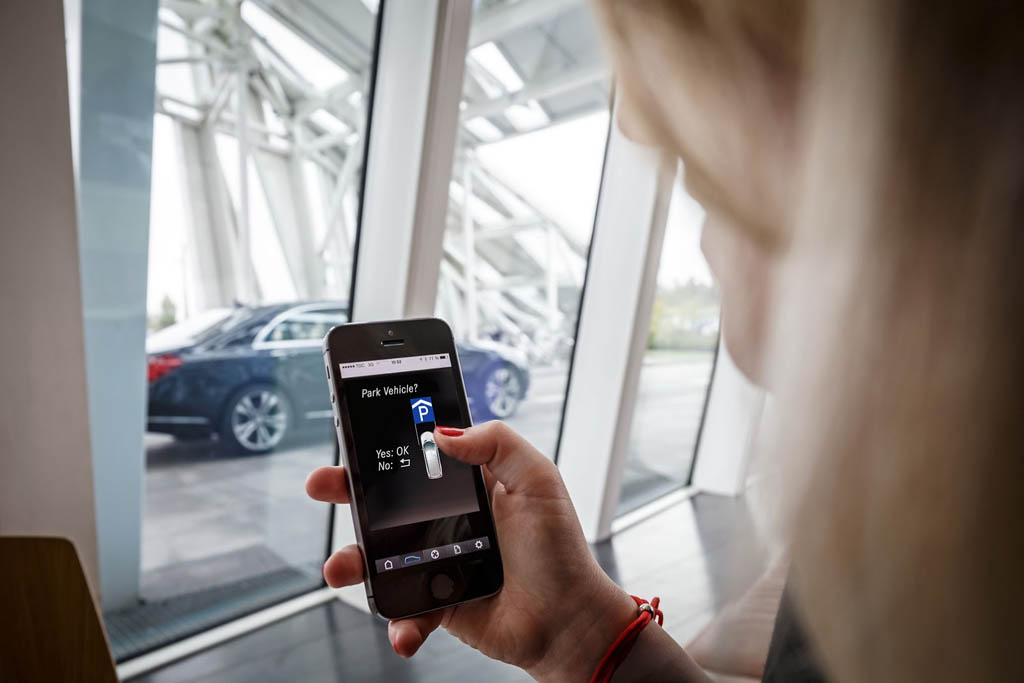 Daimler & Bosch Working on Automated Valet Parking Service