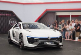 2015 VW Golf GTE Concept