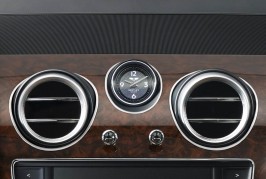 Bentley Bentayga standard clock