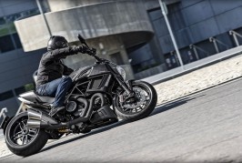 Ducati Diavel Carbon 2016