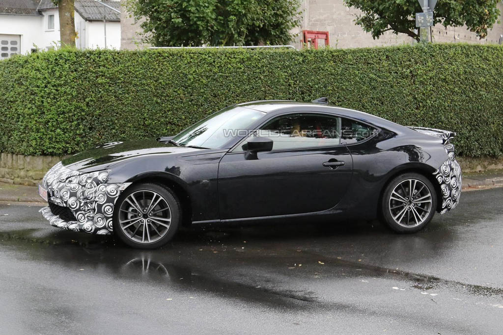 Toyota GT86 facelift spied