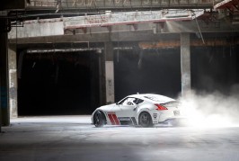 Nissan 370Z Drifting Abandoned Mall