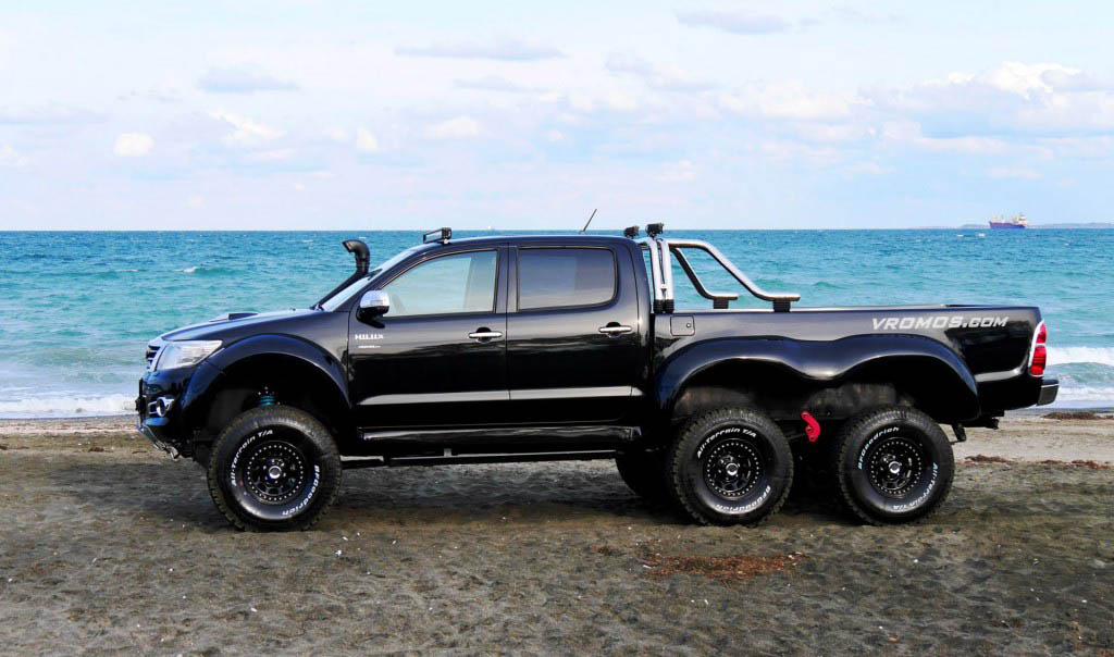 Toyota Hilux 6x6