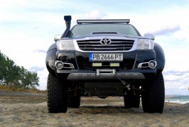 Toyota Hilux 6x6