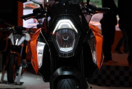 eicma-ktm-1290-super-duke-gt-is-the-all-in-one-power-touring-menace