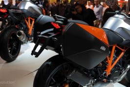 eicma-ktm-1290-super-duke-gt-is-the-all-in-one-power-touring-menace