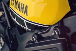 YAMAHA XSR900