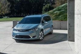 2017 Chrysler pacifica hybrid