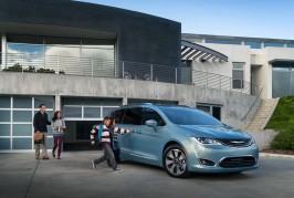 2017 Chrysler pacifica hybrid