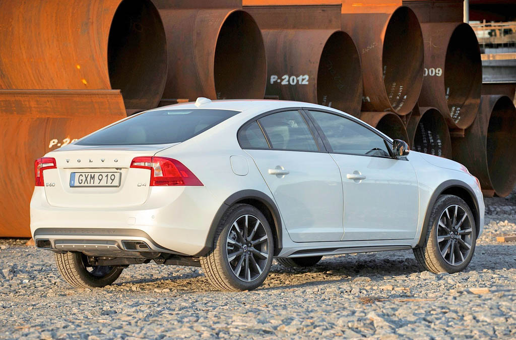 2016-volvo-s60-cross-country