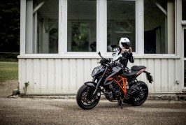 KTM 1290 super duke R