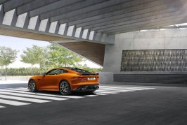 Jaguar F-Type SVR