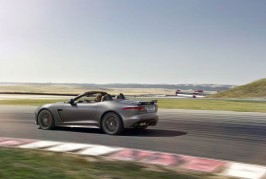 Jaguar F-Type SVR