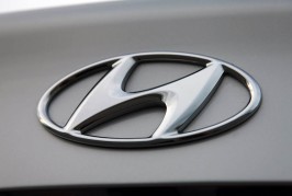 hyundai-elantra-badge