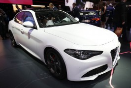 2016-AlfaRomeo-Giulia-02