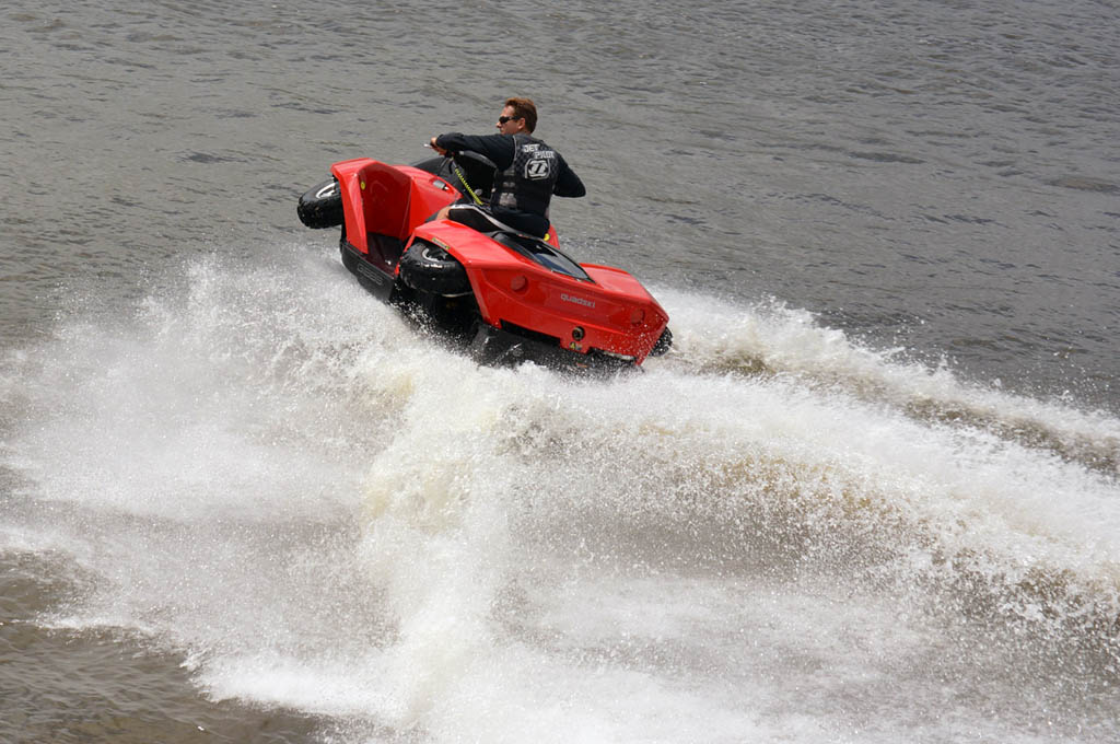 Квадроцикл амфибия Quadski