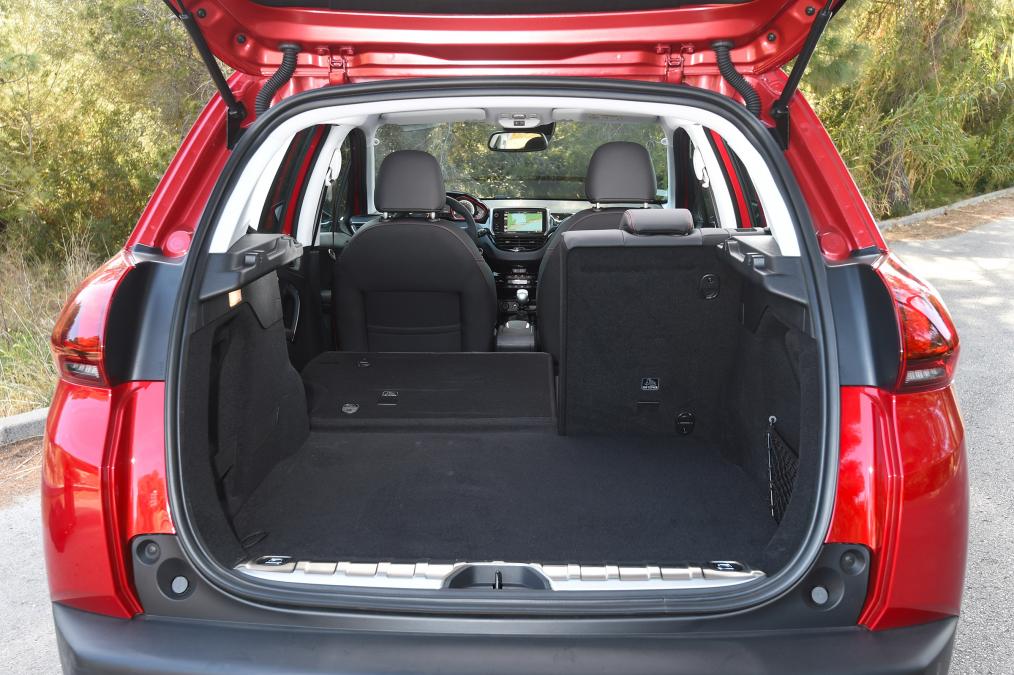 https://www.pedal.ir/wp-content/uploads/2016/05/New-Peugeot-2008-2016-trunk.jpg