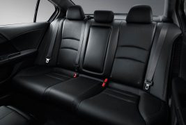 2017-Honda-Accord-Hybrid-rear-seat