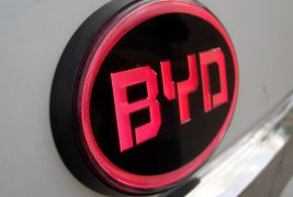 BYD S6