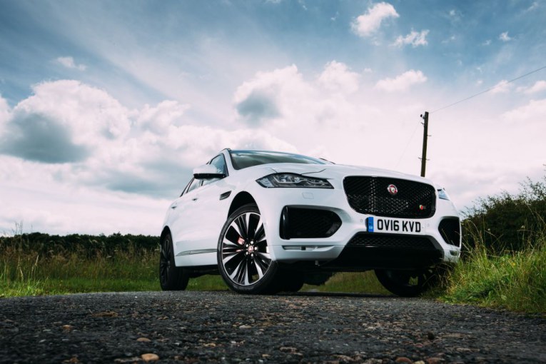 پیشرانه چهار سیلندر در سینه مدلهای XE، XF و F-Pace جگوار