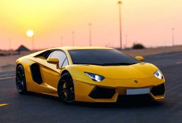 Lamborghini-Aventador-2012-