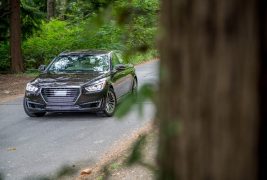 2017 Genesis G90