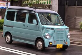 Suzuki_Every-Citroen_HY_replica-Japanese-street_scene-2015