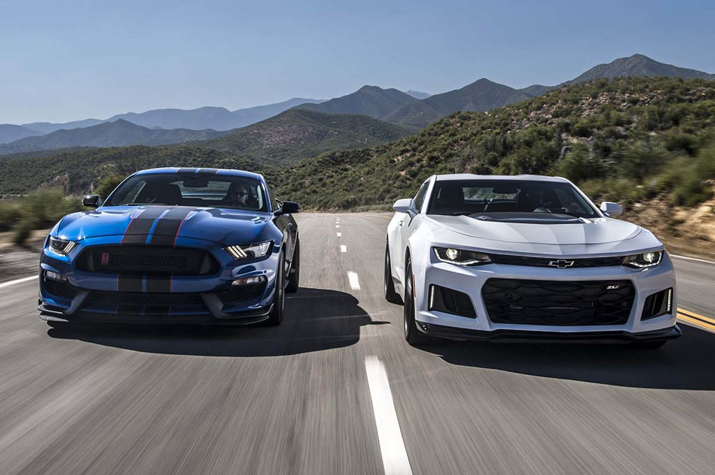 2017-Chevrolet-Camaro-ZL1-VS-2017-Ford-Mustang-Shelby-GT350R-front-end-in-motion-06