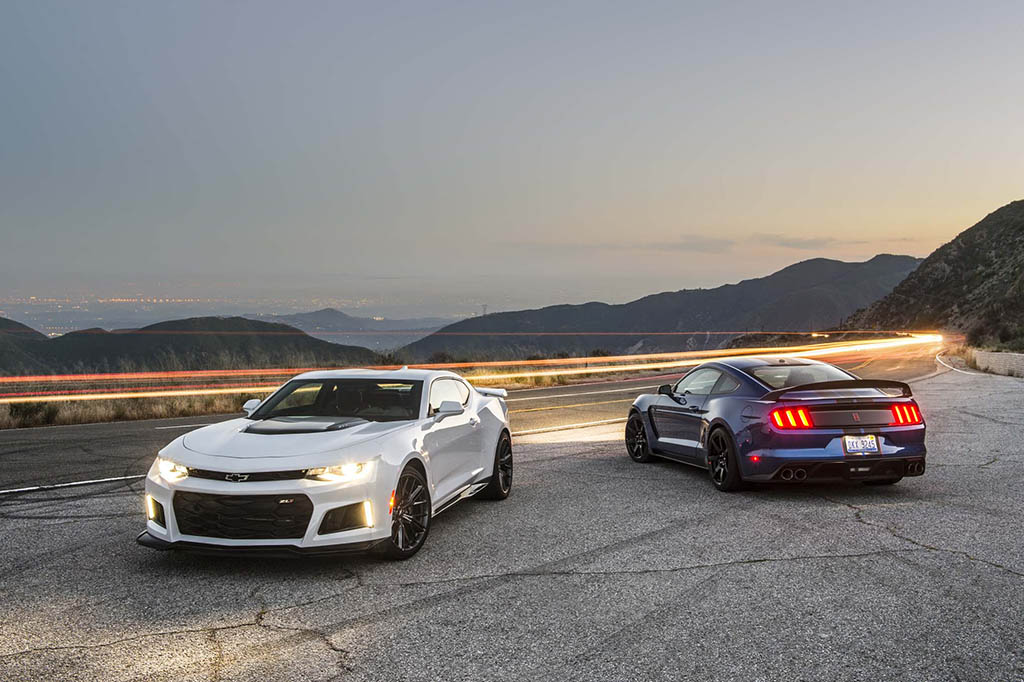 2017-Chevrolet-Camaro-ZL1-VS-2017-Ford-Mustang-Shelby-GT350R-front-end-in-motion-06