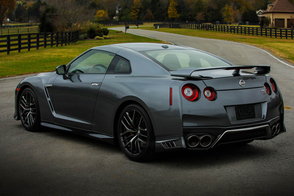 Nissan GT-R Pure