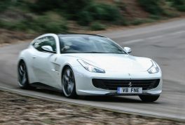 فراری GTC4 Lusso T