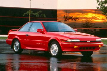 تاریخچه تصویری پرفروشترین خودروی دنیا: تویوتا کرولا