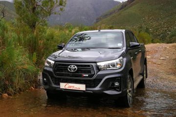 پشت فرمان تویوتا هایلوکس دو کابین ریدر داکار