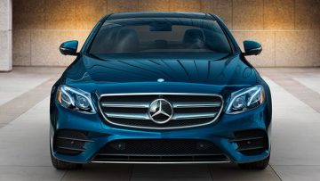 شتاب‌گیری مرسدس بنز E200 در اتوبان