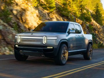 معرفی پیکاپ تمام الکتریکی ریویان R1T، تحولی در دنیای باربرها