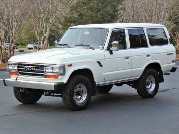 تنها با 150 میلیون تومان صاحب لندکروزر شوید