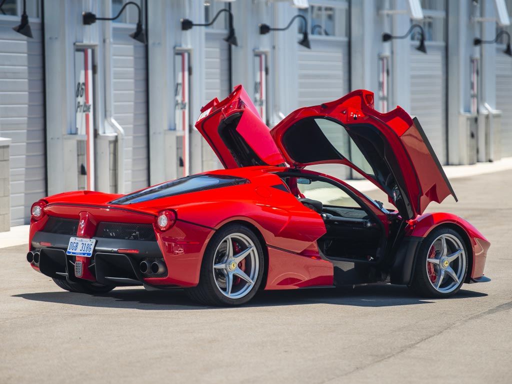 https://www.pedal.ir/wp-content/uploads/2019/05/2.Ferrari-LaFerrari.jpg