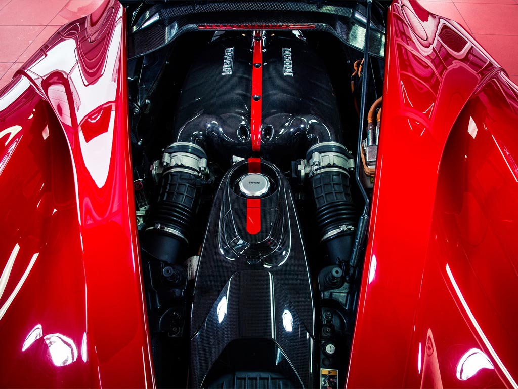 https://www.pedal.ir/wp-content/uploads/2019/05/4.Ferrari-LaFerrari.jpg