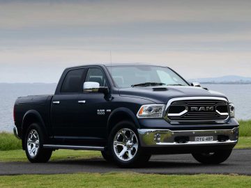 ادامهٔ تولید و به‌روزرسانی نسل قبلی رم 1500 به خاطر فروش بالا