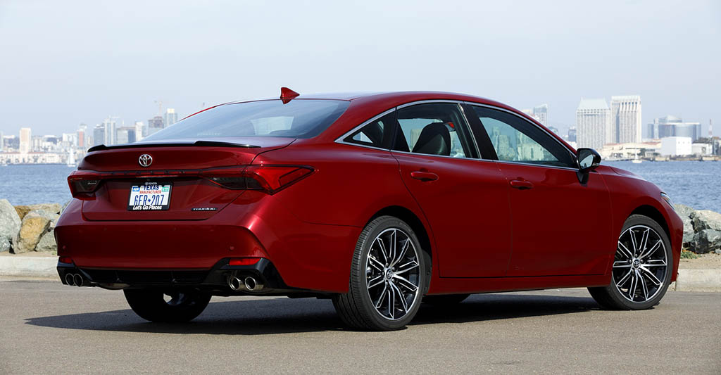 https://www.pedal.ir/wp-content/uploads/2020/05/toyota-avalon-3.jpg