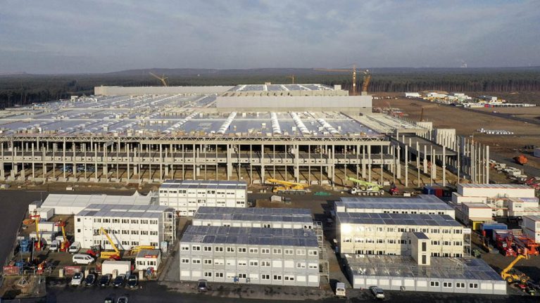 کارخانه برلین در مراحل ساخت