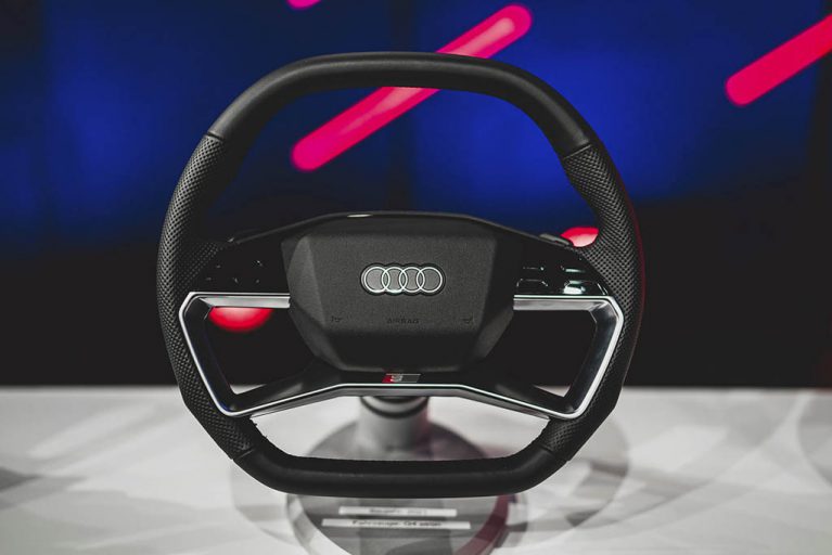 Audi Steering Wheels 3 767x512 - نگاهی به فرمان محصولات آئودی، پیچیده‌تر از آنچه فکر می‌کنید!