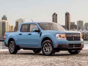 1.Ford Maverick 1 293x220 - فورد ماوریک در برابر هیوندای سانتاکروز: کدام وانت بهتر است؟