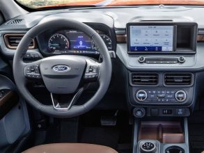 5.Ford Maverick 293x220 - فورد ماوریک در برابر هیوندای سانتاکروز: کدام وانت بهتر است؟