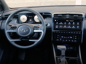 5.Hyundai Santa Cruz 293x220 - فورد ماوریک در برابر هیوندای سانتاکروز: کدام وانت بهتر است؟