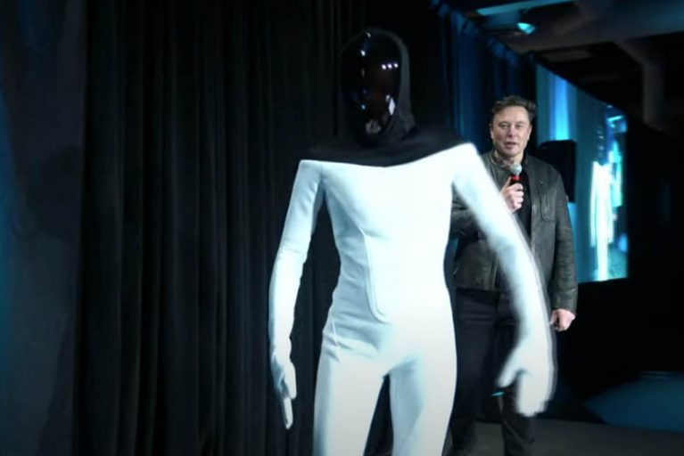 Tesla Humanoid Robot YouTubeTesla 4 767x512 - تسلا، ربات رقصنده، هوش مصنوعی و تکنولوژی خودران
