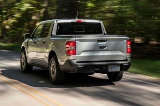 Ford Maverick 6 330x220 - فورد ماوریک در برابر هیوندای سانتاکروز: کدام وانت بهتر است؟