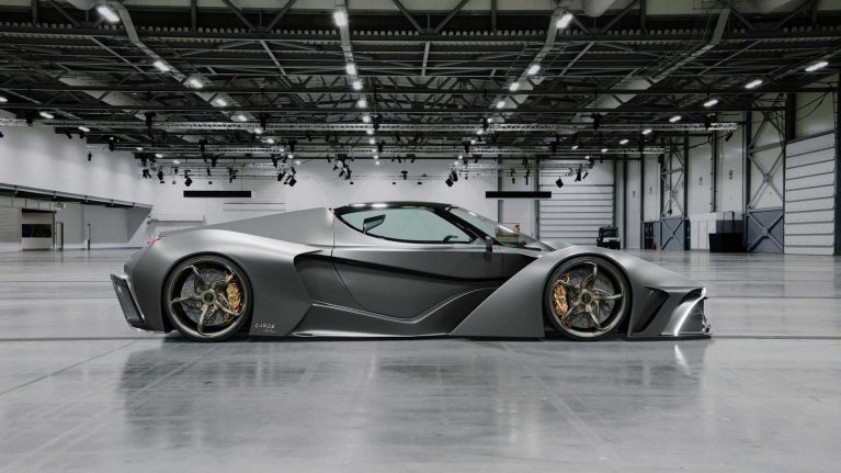 نمای جانبی ابرخودرو هیبریدی کی آس / Chaos hybrid Hypercar