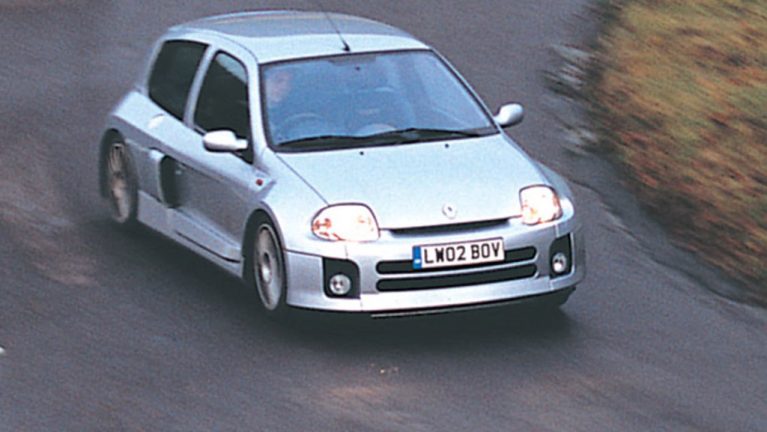 renault-clio-v6