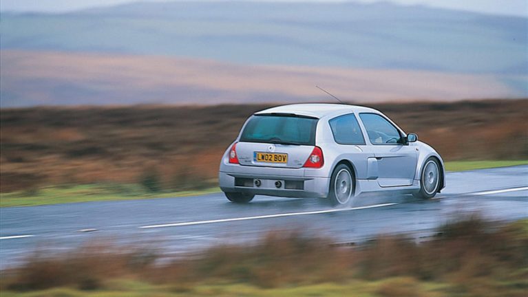 renault-clio-v6